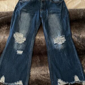 Trendy Distressed Ankle Jeans in Deep Blue NWOT XL